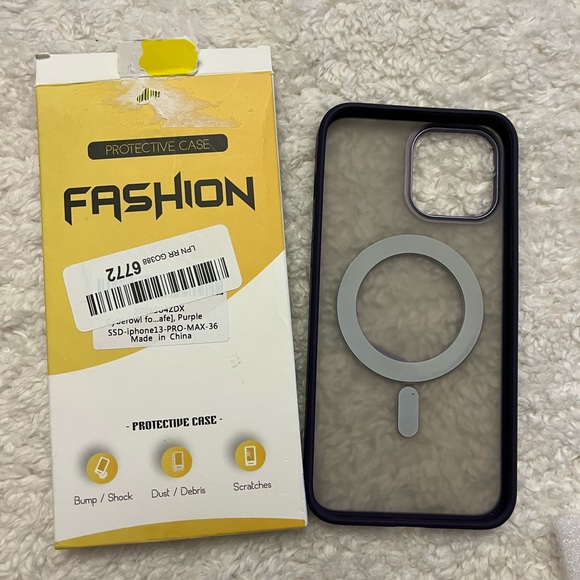 NWOT IPhone 13 Pro Max Phone Case - Picture 2 of 6